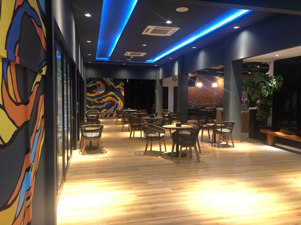 Grand Caman Hotel Бекаси Экстерьер фото