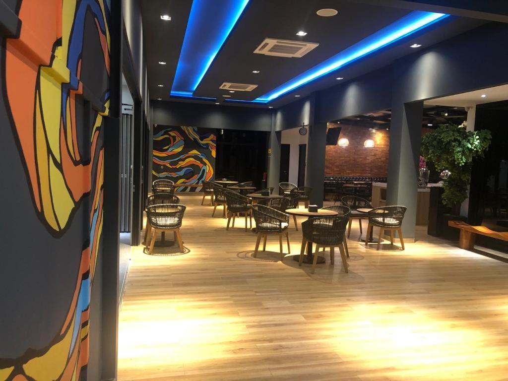 Grand Caman Hotel Бекаси Экстерьер фото